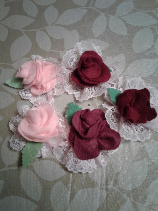 Roses and lace brooches #2